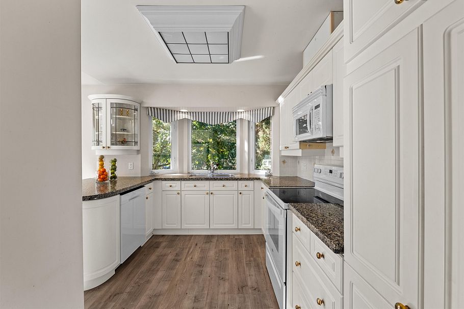 682 Seymour Boulevard North Vancouver, BC - 17