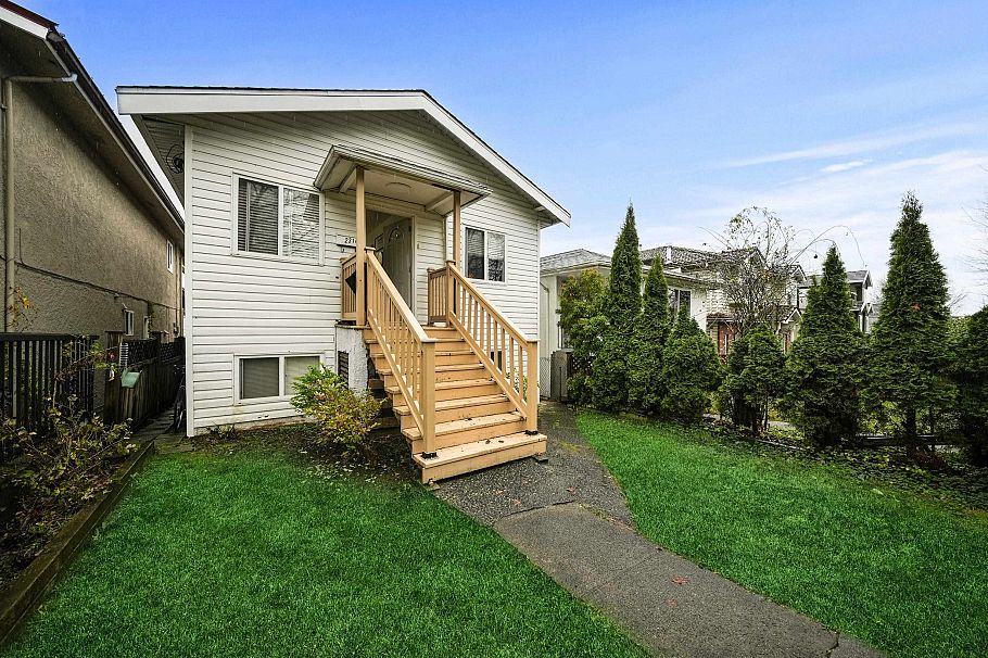 2316 Nanaimo Street Vancouver, BC - 2
