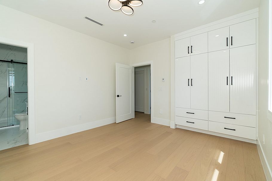 1554 W 66th Avenue Vancouver, BC - 13