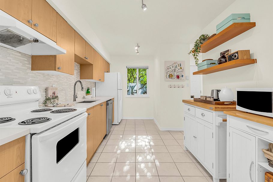 12 1255 E 15th Avenue Vancouver, BC - 7