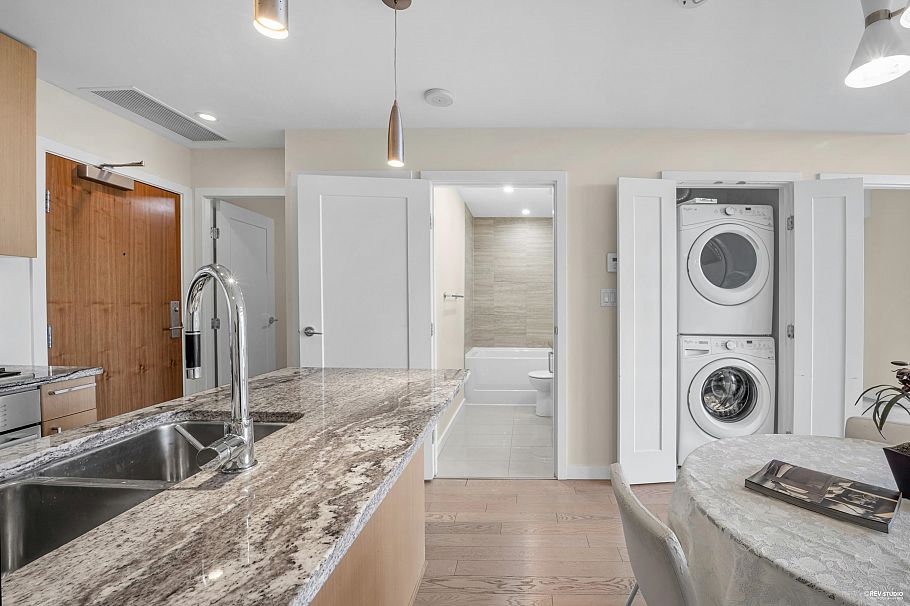 1002 88 W 1st Avenue Vancouver, BC - 11