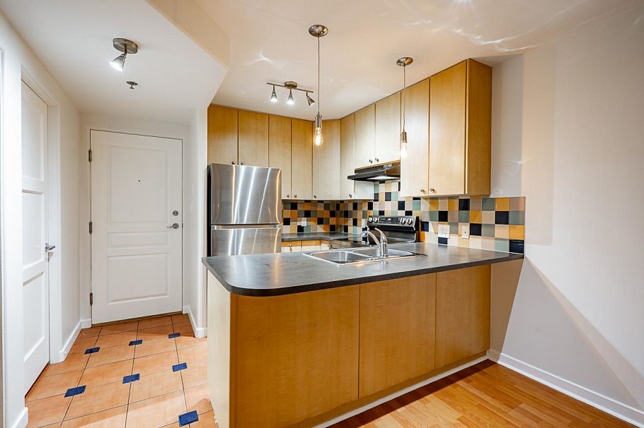 311 819 Hamilton Street Vancouver, BC - 14