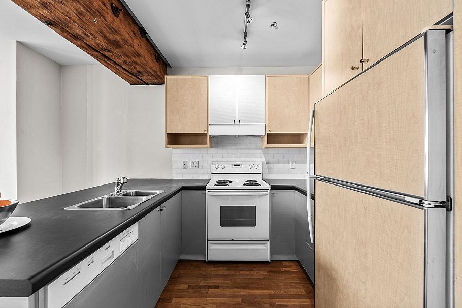 201 869 Beatty Street Vancouver, BC - 11