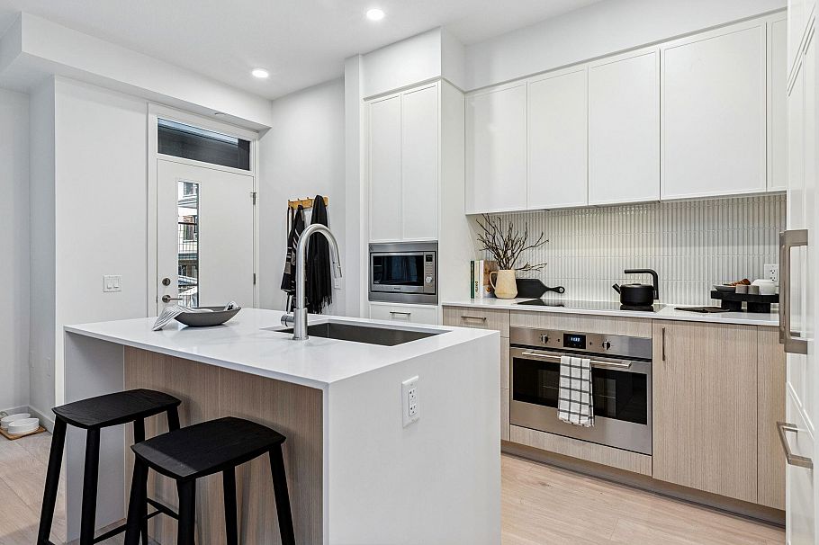 109 948 Lytton Street North Vancouver, BC - 12