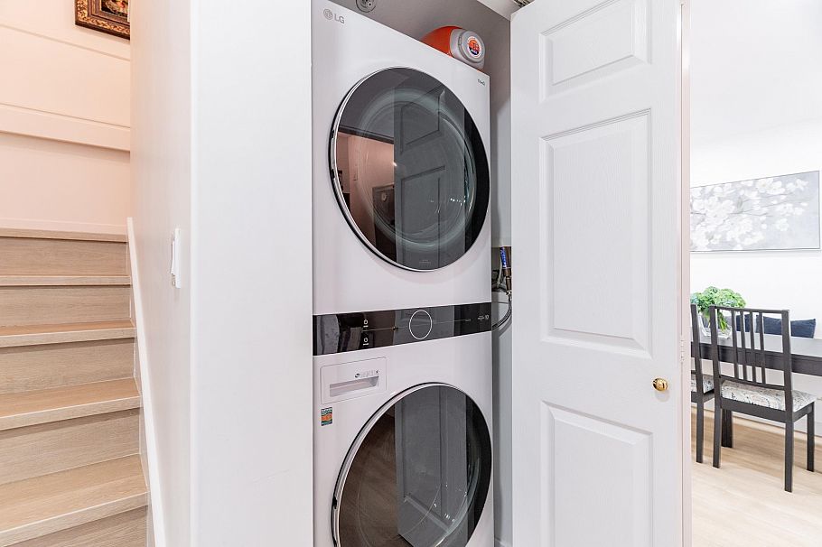 2 1233 W 16th Street North Vancouver, BC - 20