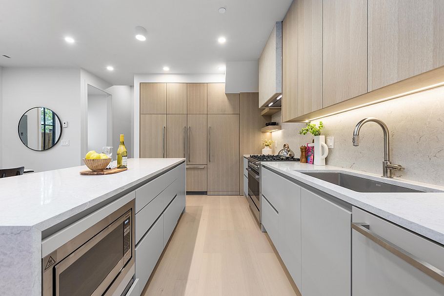 2134 E 10th Avenue Vancouver, BC - 8