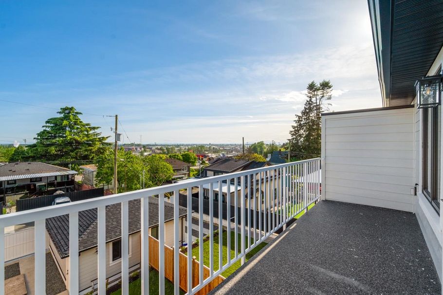 1724 E 64th Avenue Vancouver, BC - 33