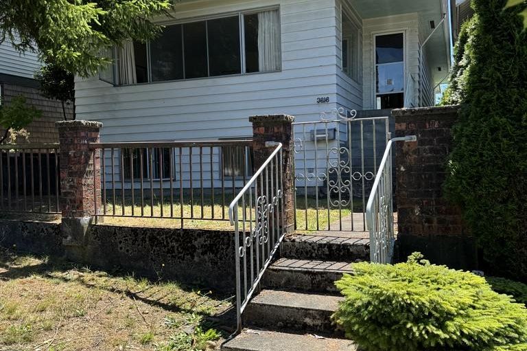 3616 Oxford Street Vancouver, BC - 1