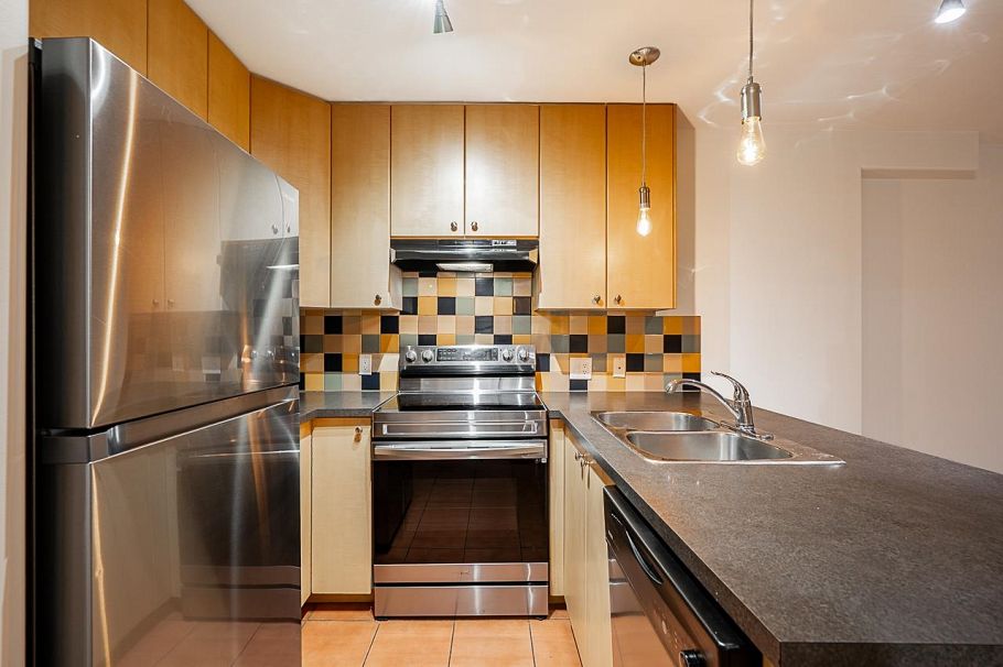 311 819 Hamilton Street Vancouver, BC - 18