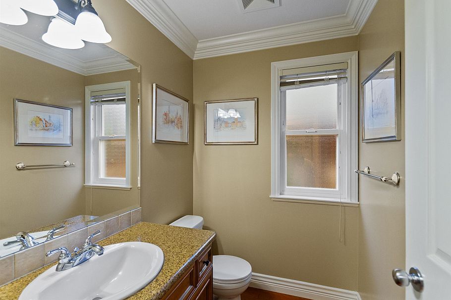 3782 Lonsdale Avenue North Vancouver, BC - 16