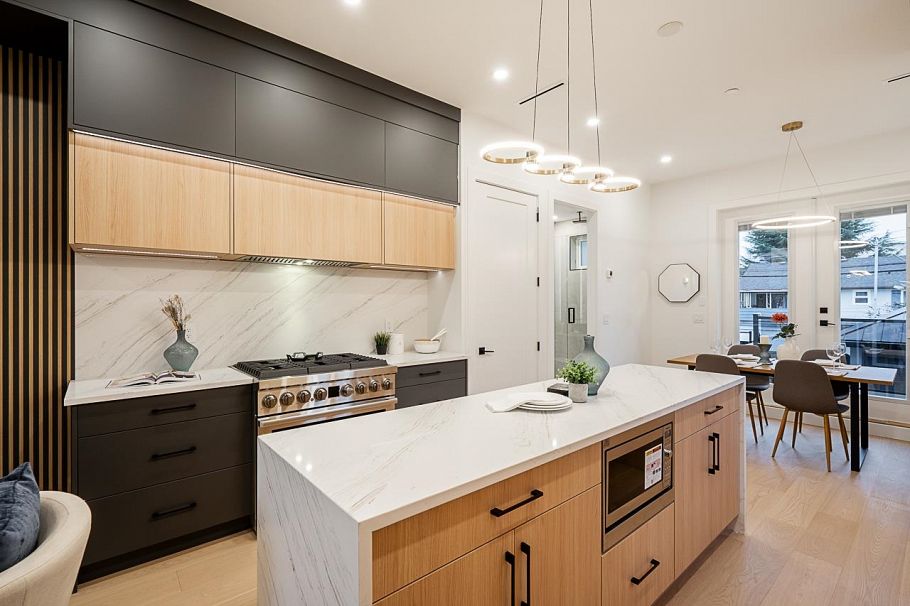 2329 E 49th Avenue Vancouver, BC - 7