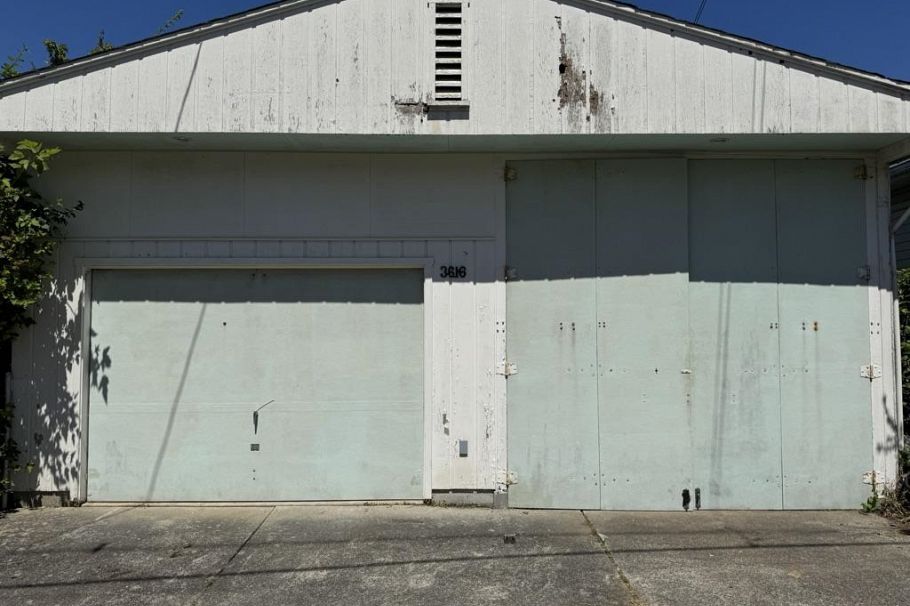 3616 Oxford Street Vancouver, BC - 3