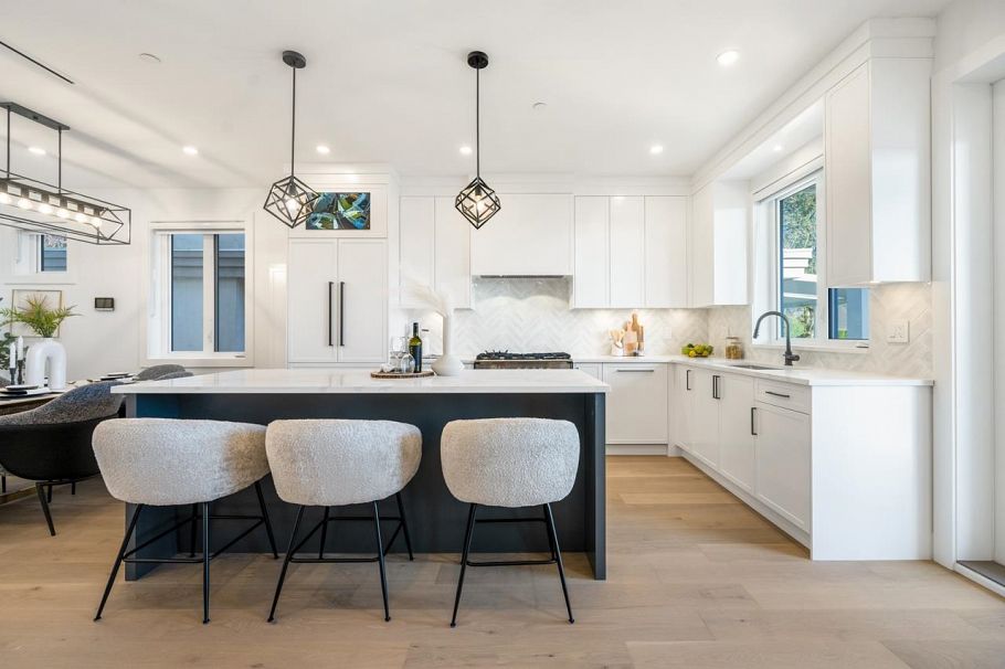 1724 E 64th Avenue Vancouver, BC - 8