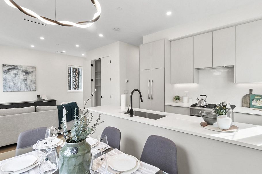 525 E 11th Avenue Vancouver, BC - 6