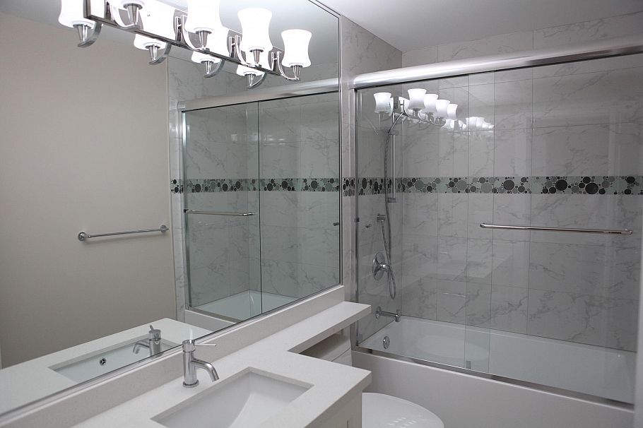 455 W 38th Avenue Vancouver, BC - 8