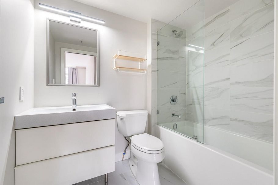 907 480 Robson Street Vancouver, BC - 18