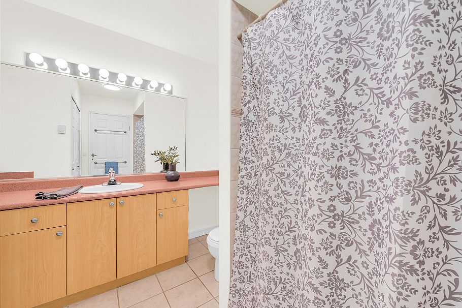 12 1255 E 15th Avenue Vancouver, BC - 15