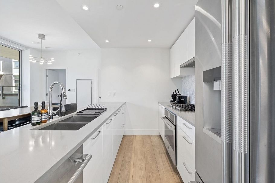 409 3581 E Kent Avenue North Vancouver, BC - 8