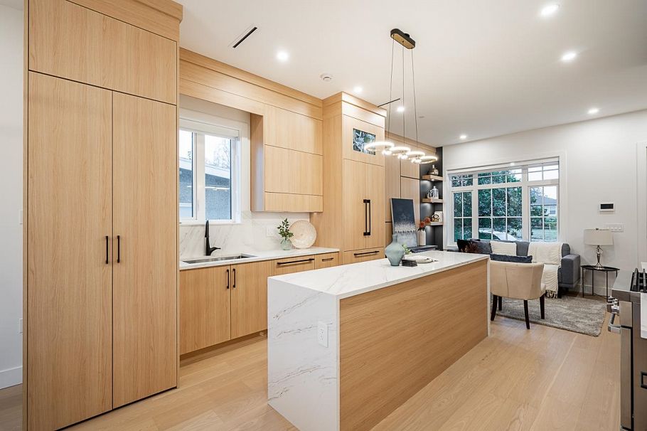 2329 E 49th Avenue Vancouver, BC - 8