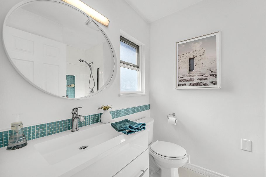 12 1255 E 15th Avenue Vancouver, BC - 13