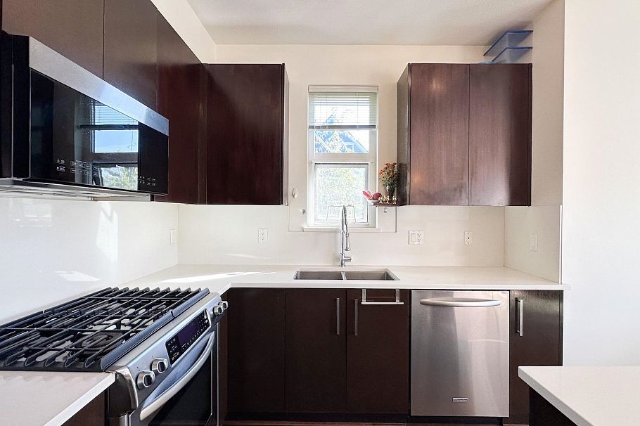 1101 8485 New Haven Close Burnaby, BC - 9