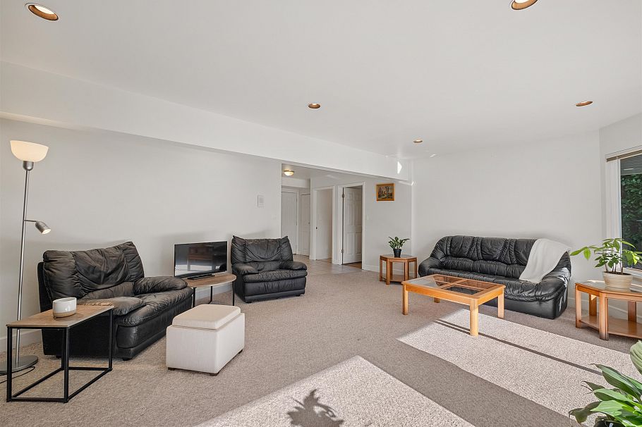 682 Seymour Boulevard North Vancouver, BC - 27