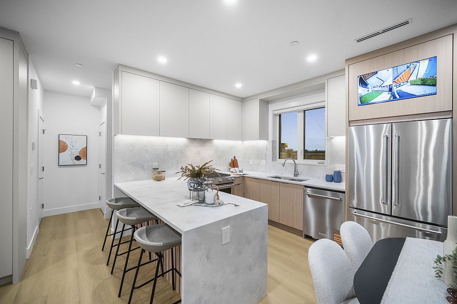 2 3623 Triumph Street Vancouver, BC - 5