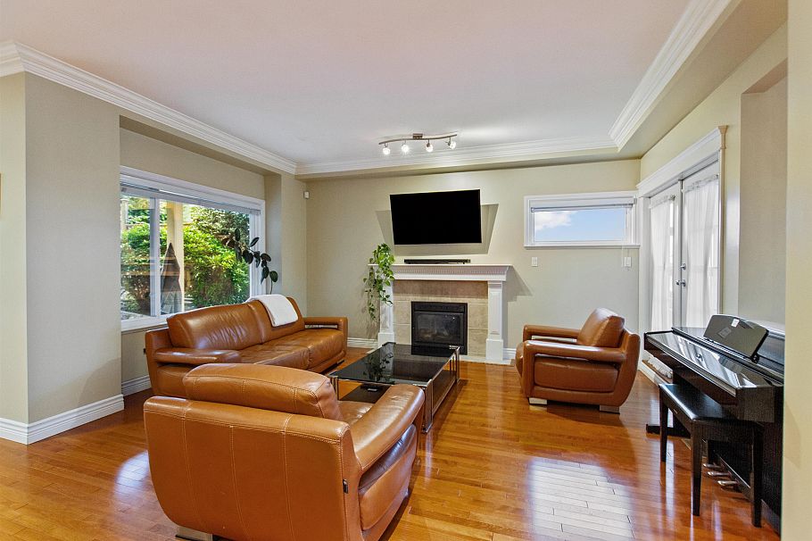 3782 Lonsdale Avenue North Vancouver, BC - 9