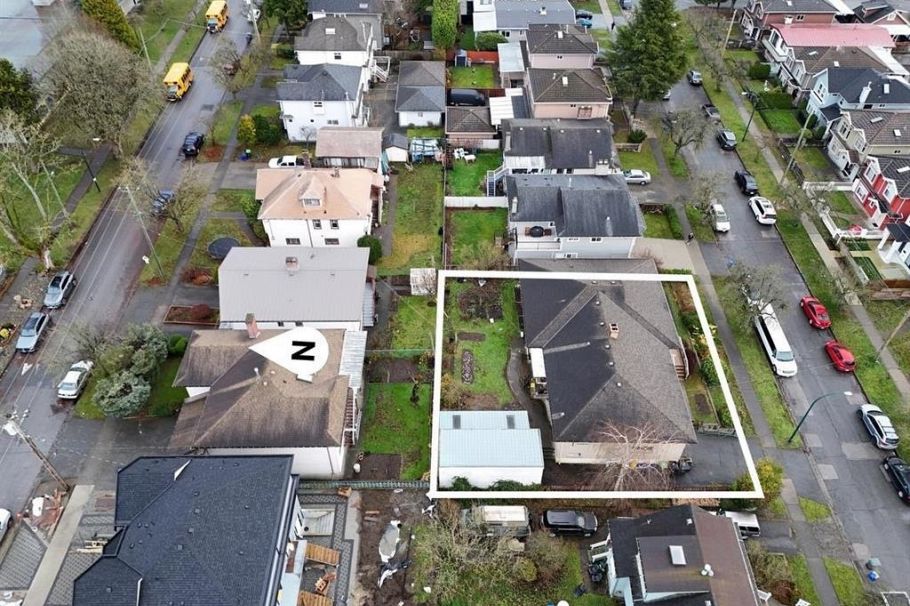 753 E 55th Avenue Vancouver, BC - 9