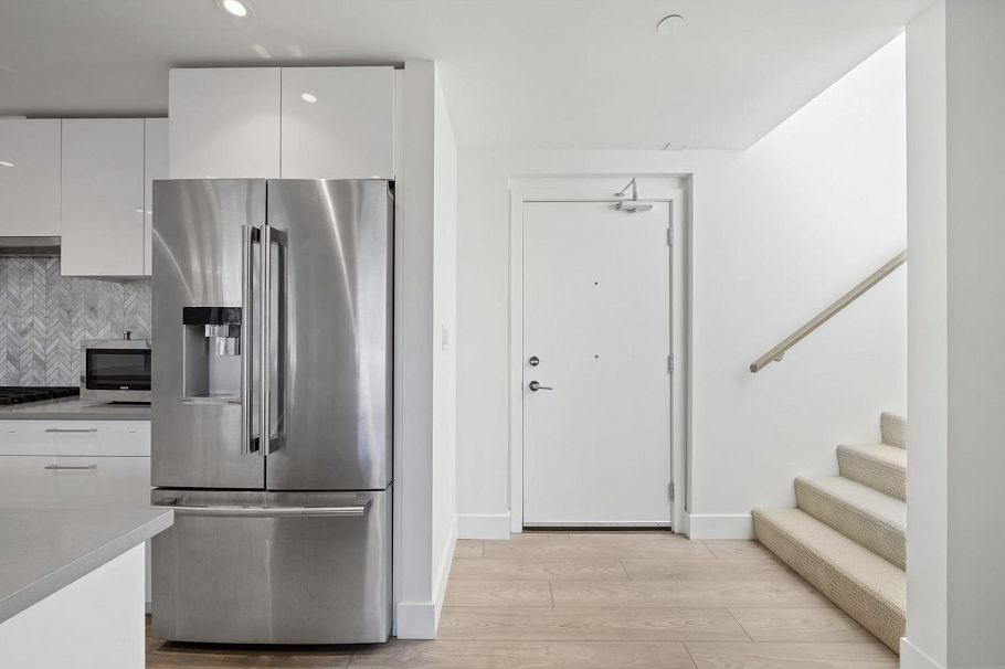 409 3581 E Kent Avenue North Vancouver, BC - 6