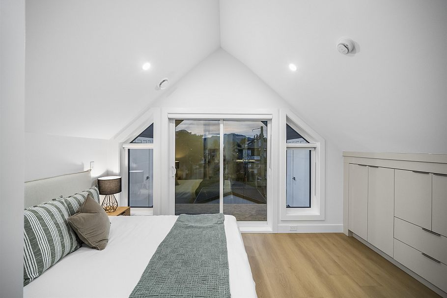 2 3623 Triumph Street Vancouver, BC - 13