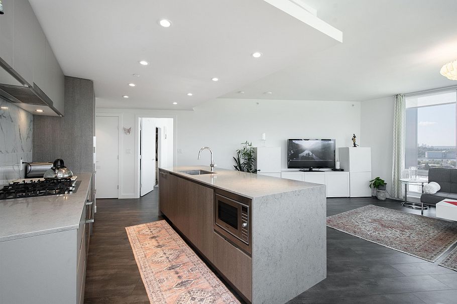 1807 1500 Fern Street North Vancouver, BC - 10