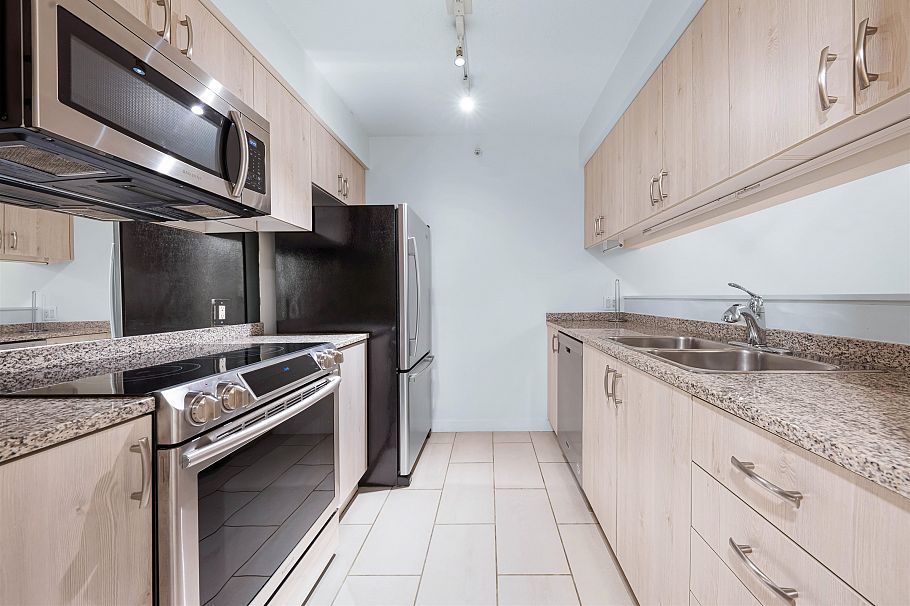 1203 1200 W Georgia Street Vancouver, BC - 9