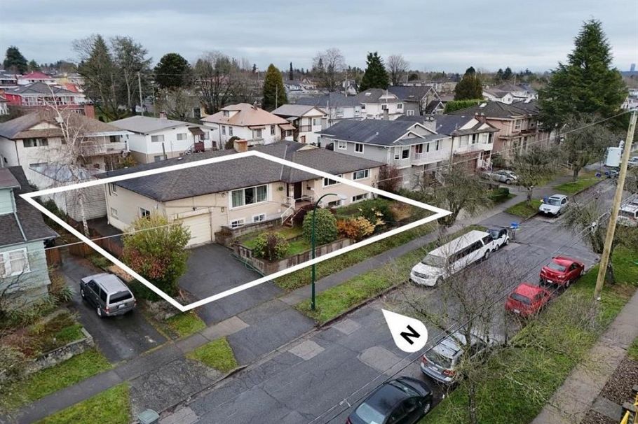 753 E 55th Avenue Vancouver, BC - 6