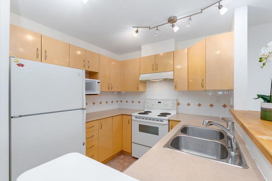 408 3083 W 4th Avenue Vancouver, BC - 4