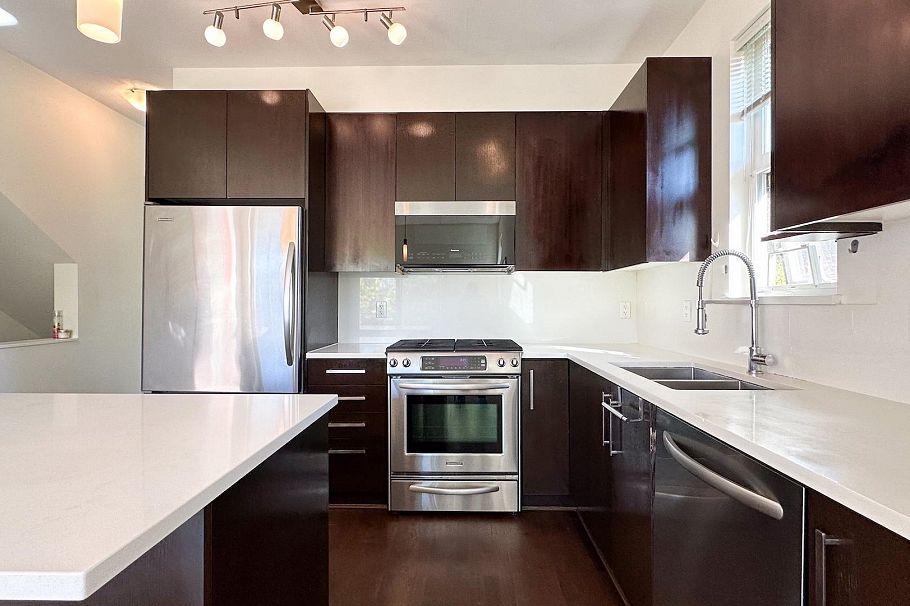 1101 8485 New Haven Close Burnaby, BC - 8