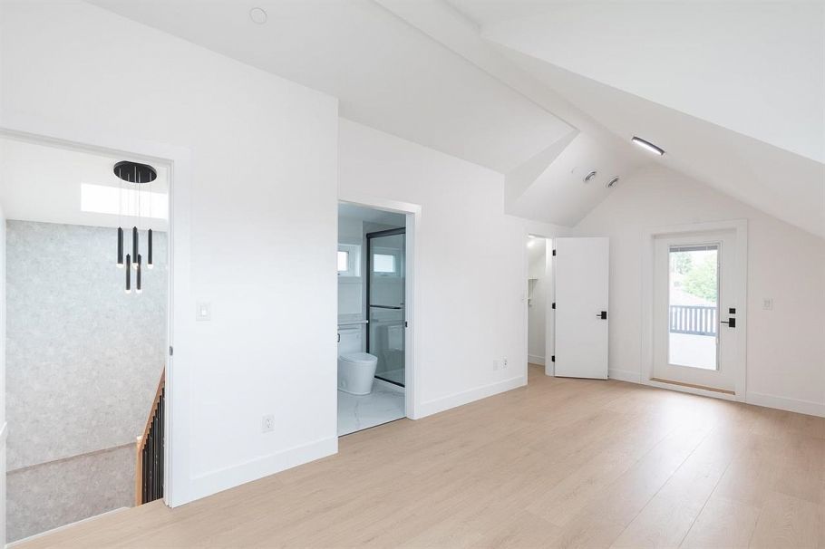 2 6964 Inverness Street Vancouver, BC - 15