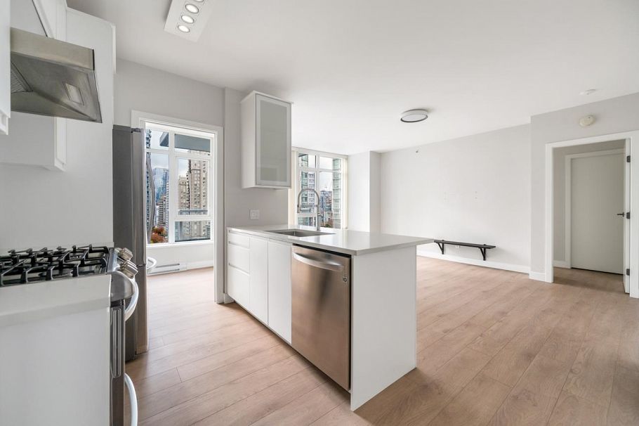 907 480 Robson Street Vancouver, BC - 12