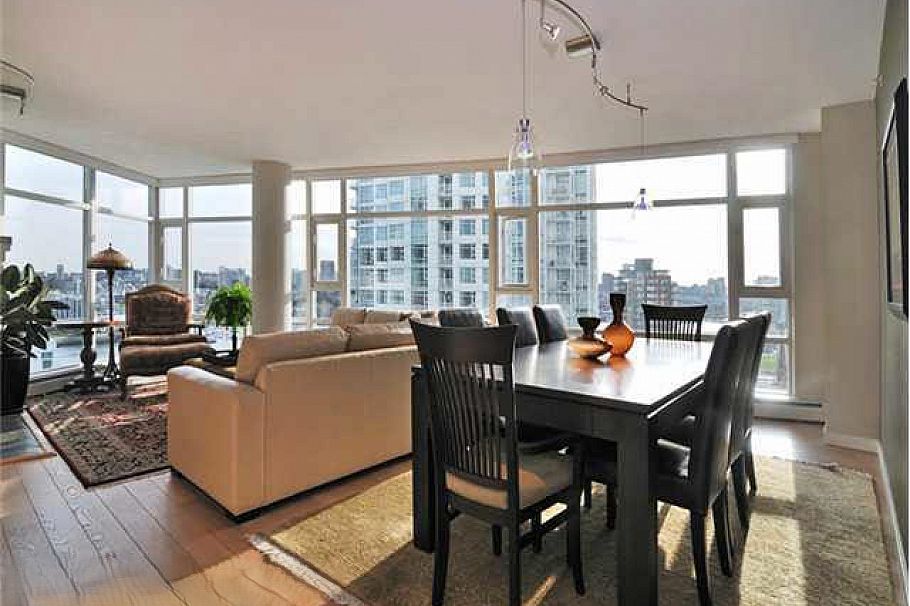 1807 198 AQUARIUS MEWS, Vancouver BC V6Z 2Y4 Vancouver, BC - 1