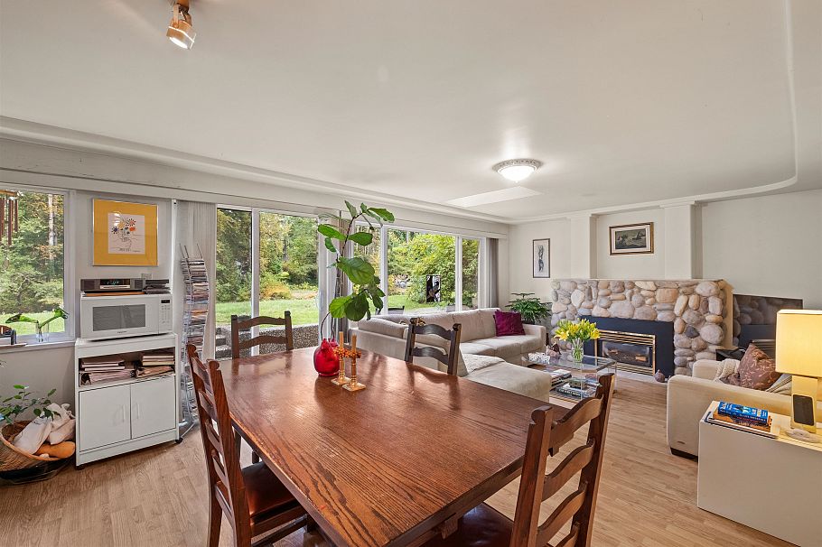 682 Seymour Boulevard North Vancouver, BC - 34