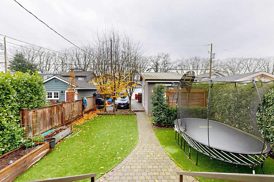 2640 Mcgill Street Vancouver, BC - 32