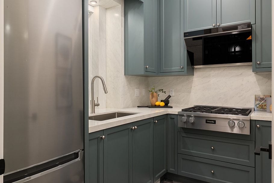 2181 W 20th Avenue Vancouver, BC - 9