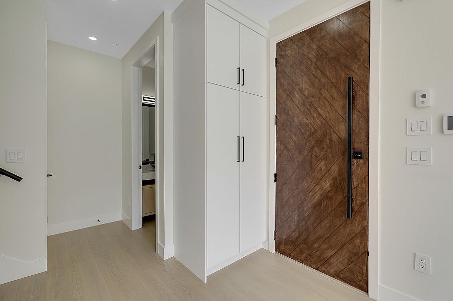 2 3695 E 26 Avenue Vancouver, BC - 20