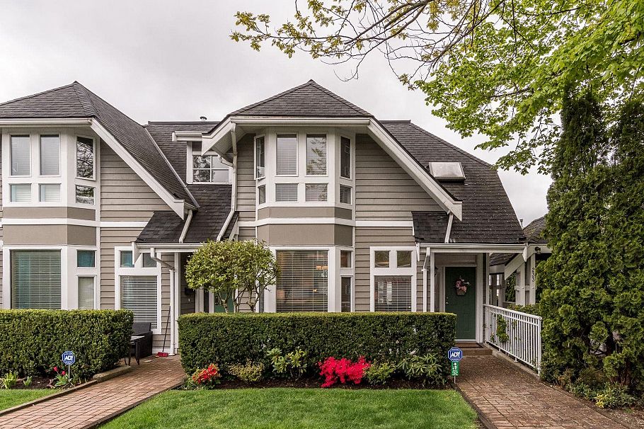 4 233 E 6th Street North Vancouver, BC - 1