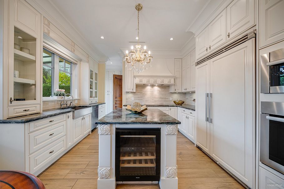 1332 W 47th Avenue Vancouver, BC - 9