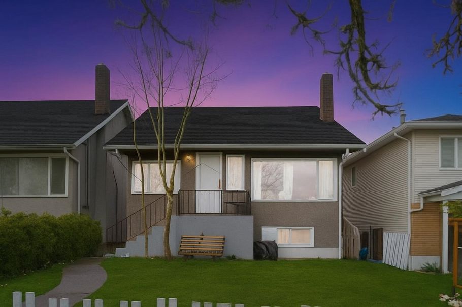 5735 Earles Street Vancouver, BC - 2