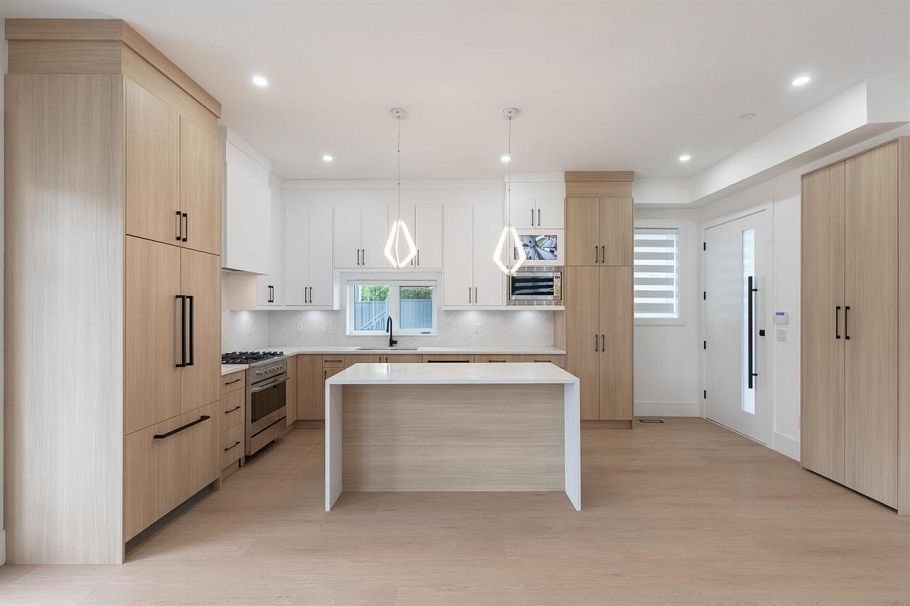 2 6964 Inverness Street Vancouver, BC - 3