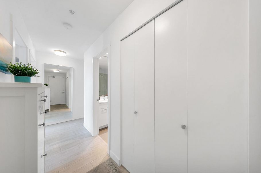 410 711 W 14th Street North Vancouver, BC - 21