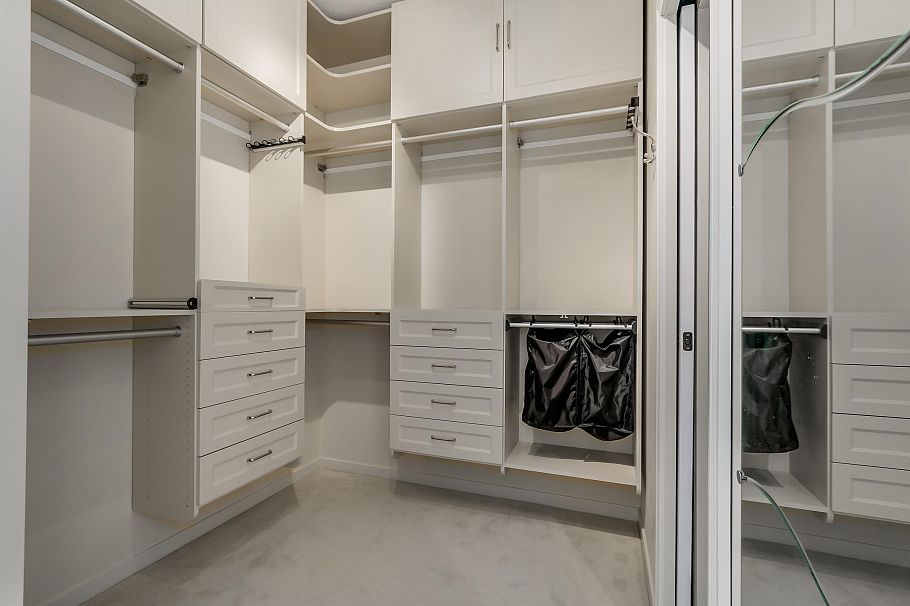 PH2803 1067 Marinaside Crescent Vancouver, BC - 11