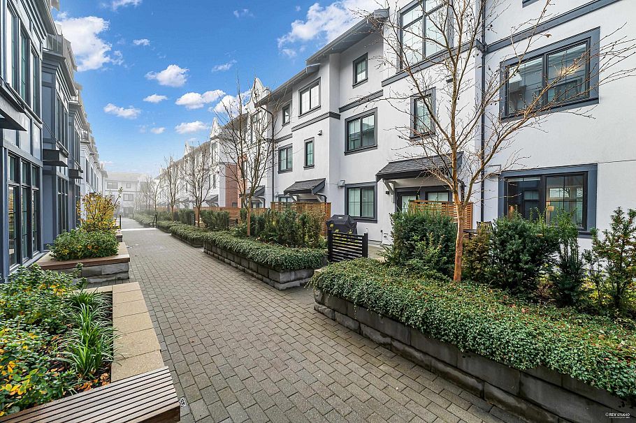 118 2070 Curling Road North Vancouver, BC - 29